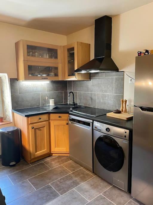Charmante Maison De Village Au Pied Du Luberon Holiday home Cabrieres-d'Aigues