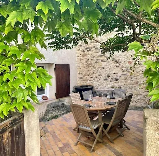 Charmante Maison De Village Au Pied Du Luberon